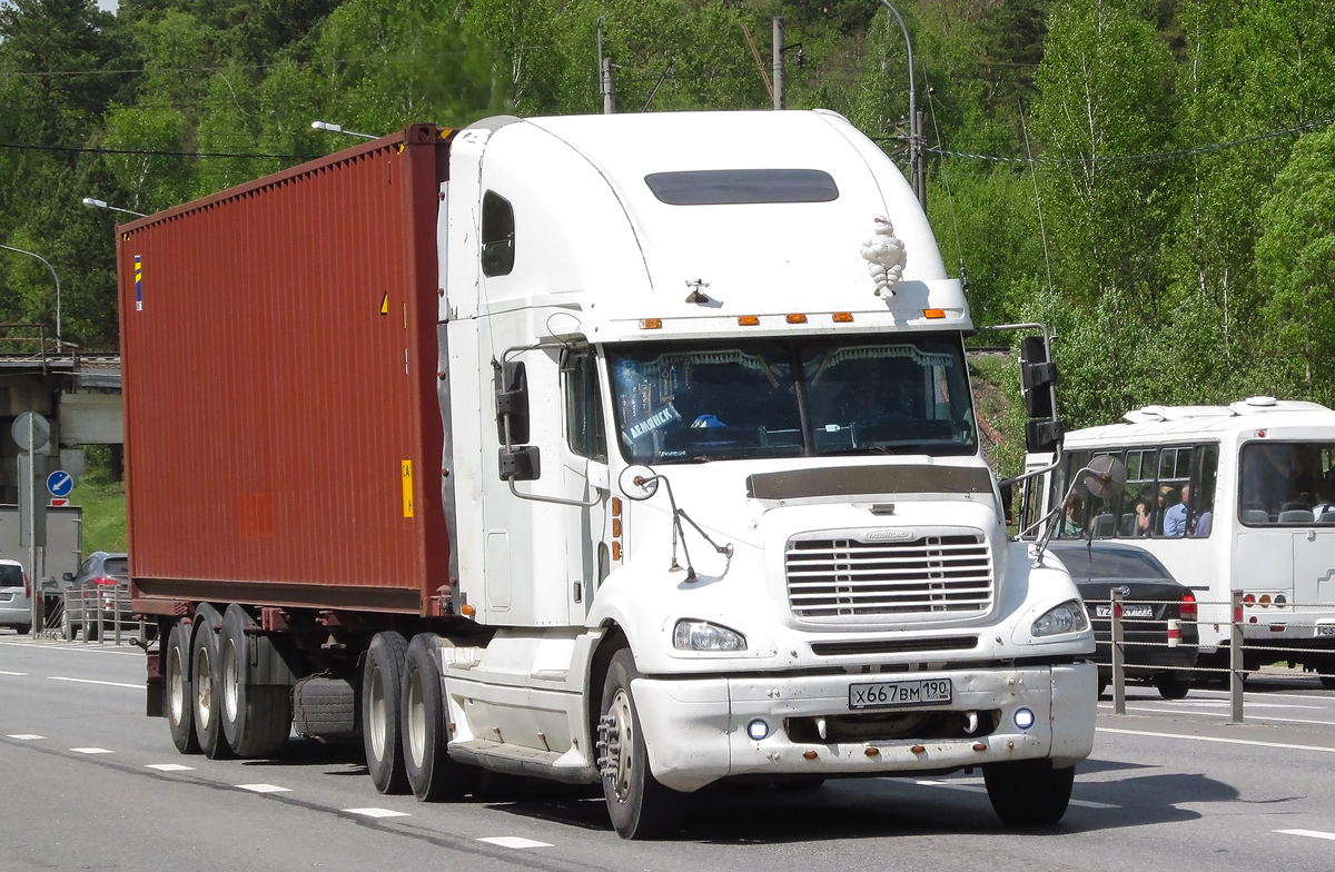 Московская область, № Х 667 ВМ 190 — Freightliner Columbia Московская область, № Х 667 ВМ 190 — Freightliner Columbia