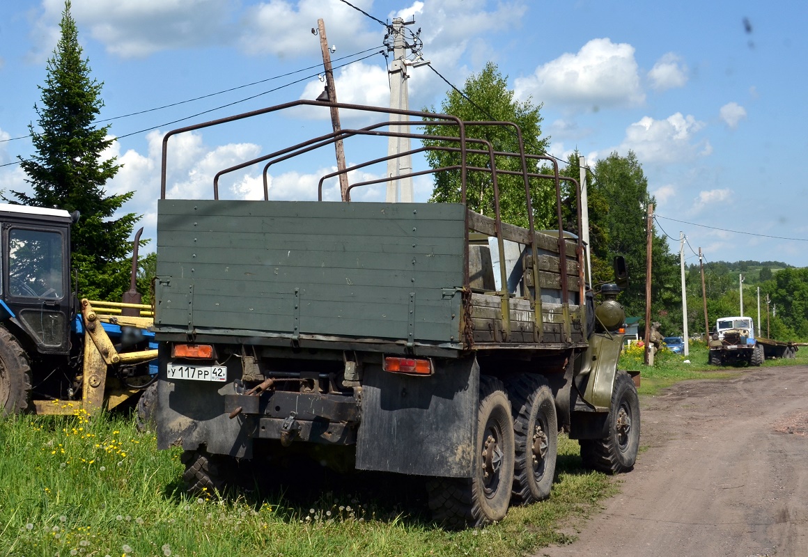 Кемеровская область, № У 117 РР 42 — Урал-375Д