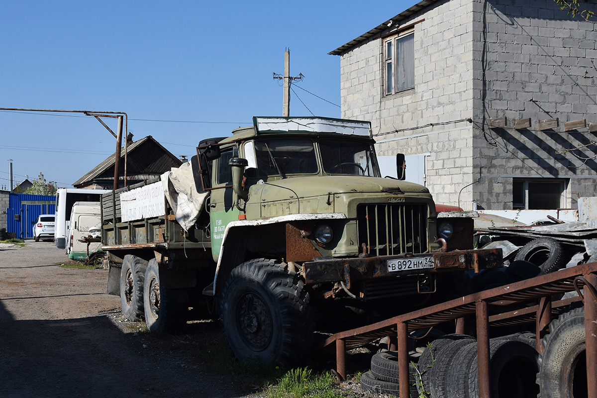 Волгоградская область, № В 892 НМ 34 — Урал-375Д