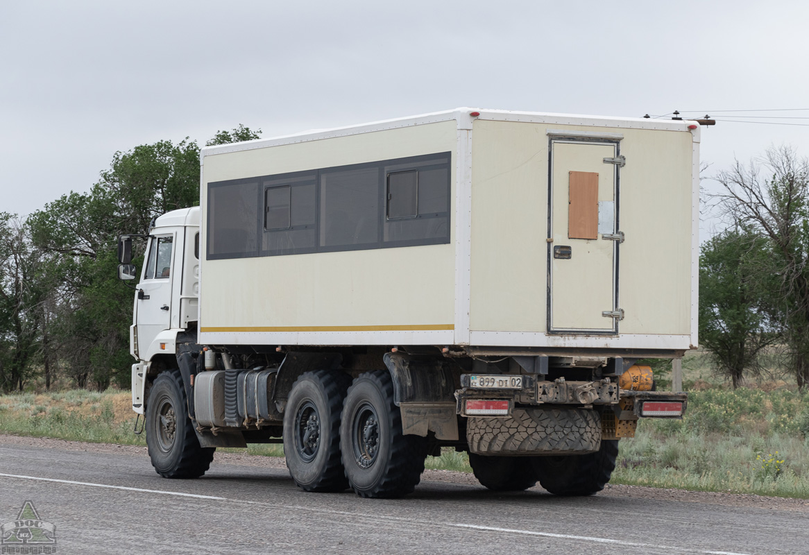 Алматы, № 899 DI 02 — КамАЗ-43118 [XWC]